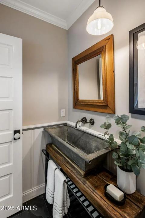 Real Estate Picture 16