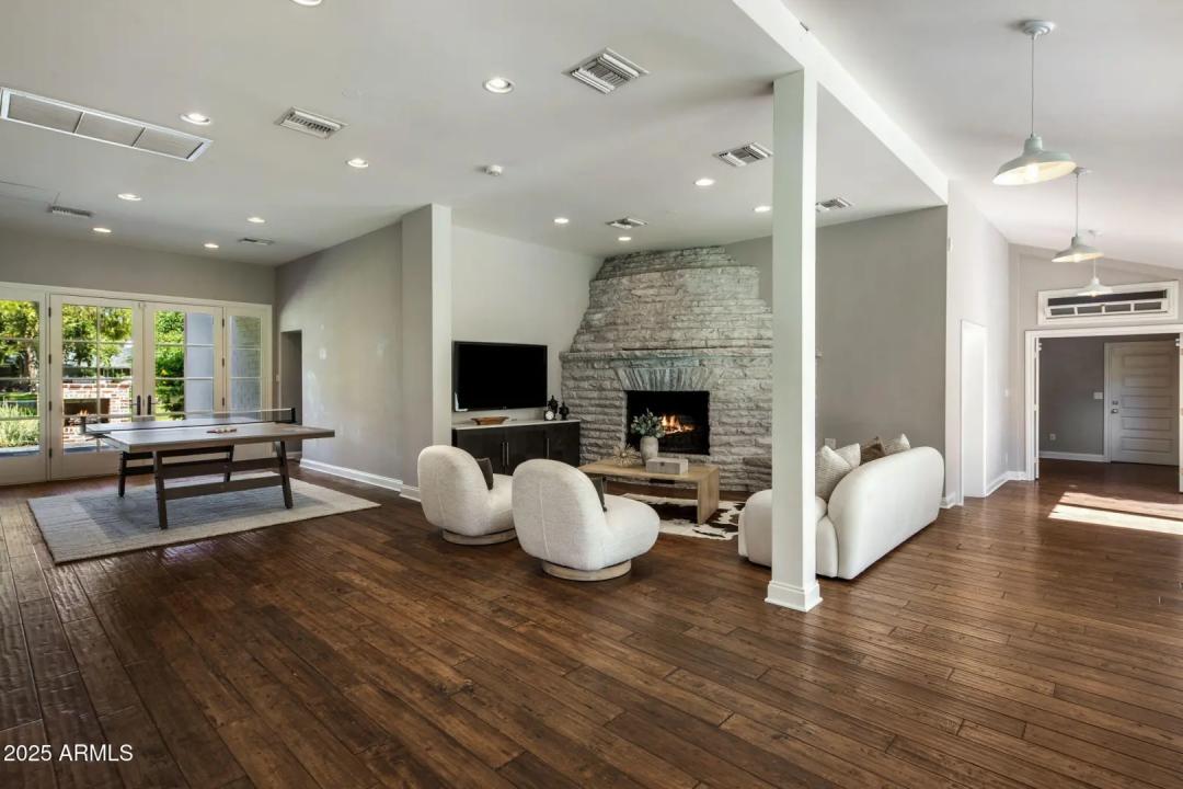 Real Estate Picture 28