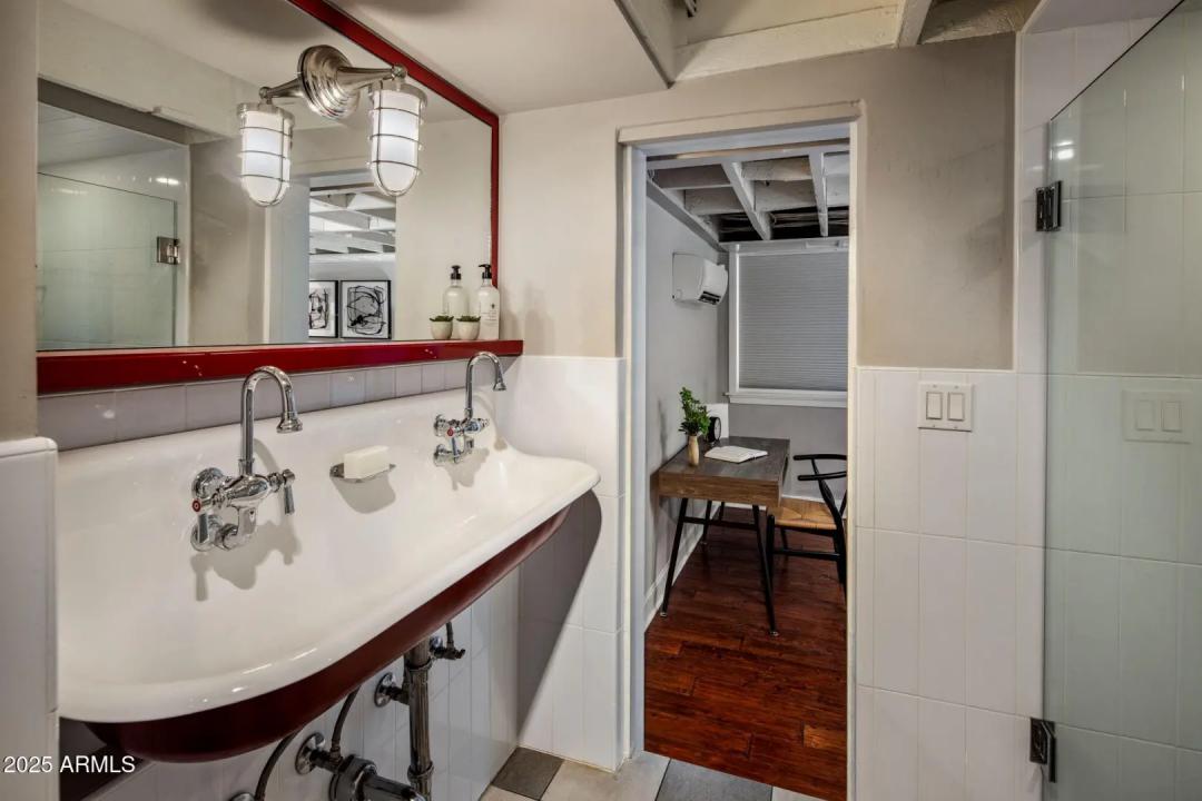 Real Estate Picture 33