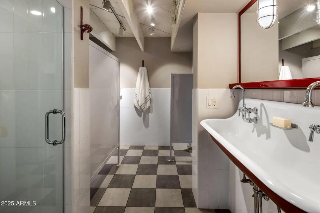 Real Estate Picture 34