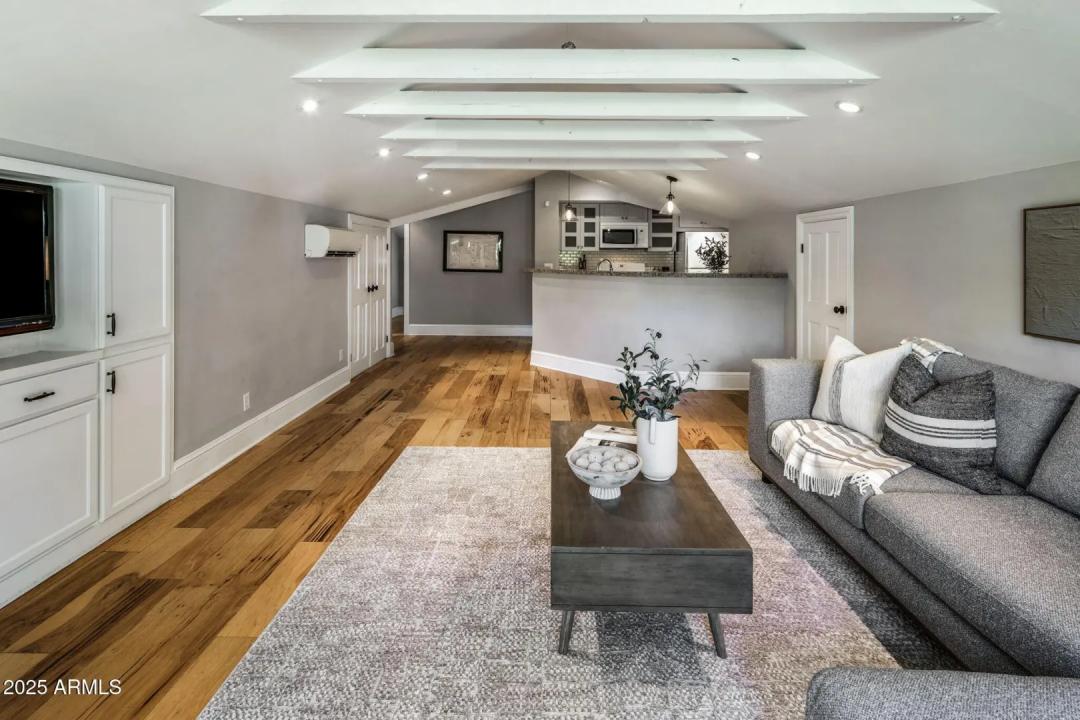 Real Estate Picture 42