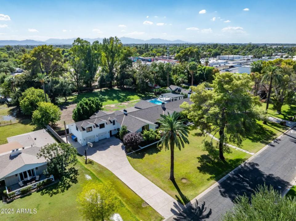 Real Estate Picture 60
