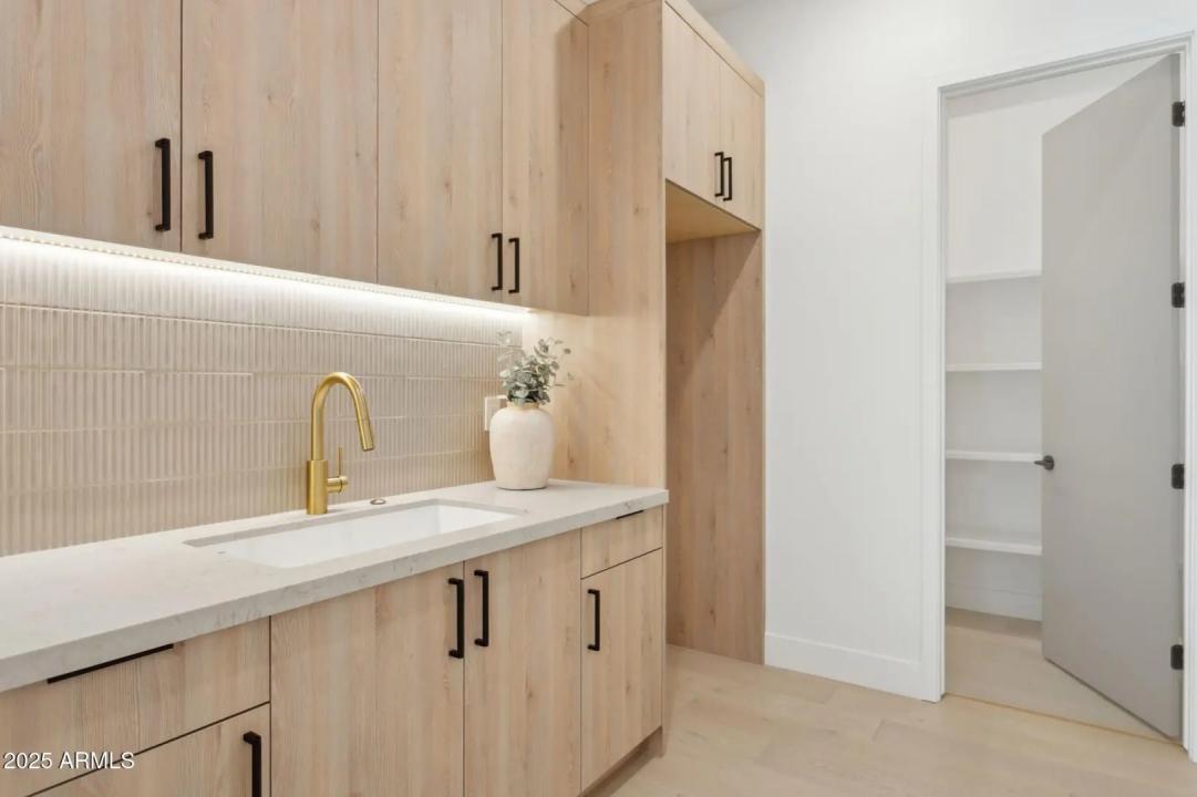Real Estate Picture 17