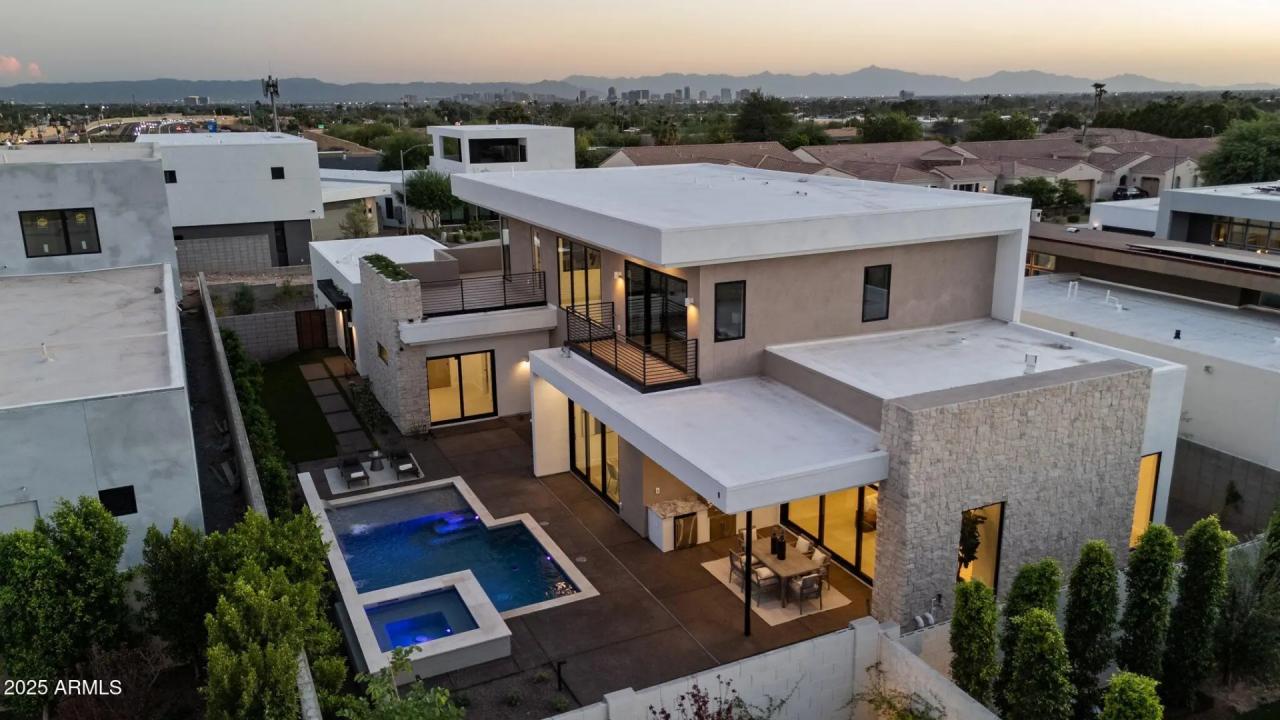 Real Estate Picture 2
