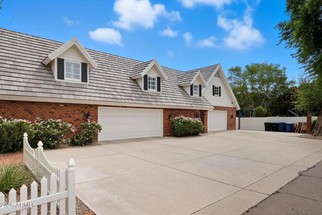 Real Estate Picture 5