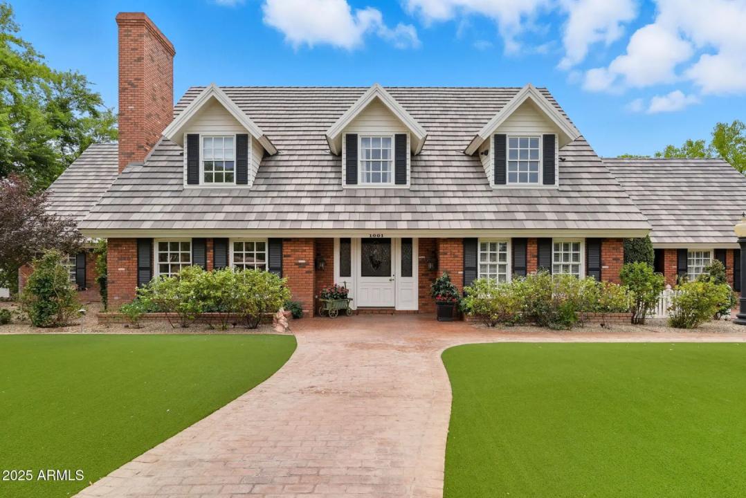Real Estate Picture 4