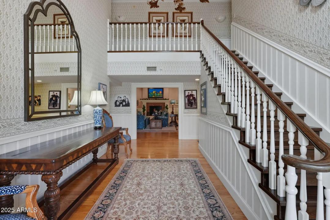 Real Estate Picture 8