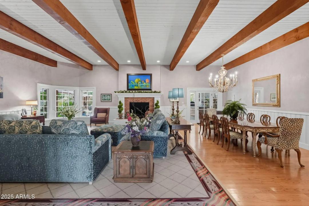 Real Estate Picture 10
