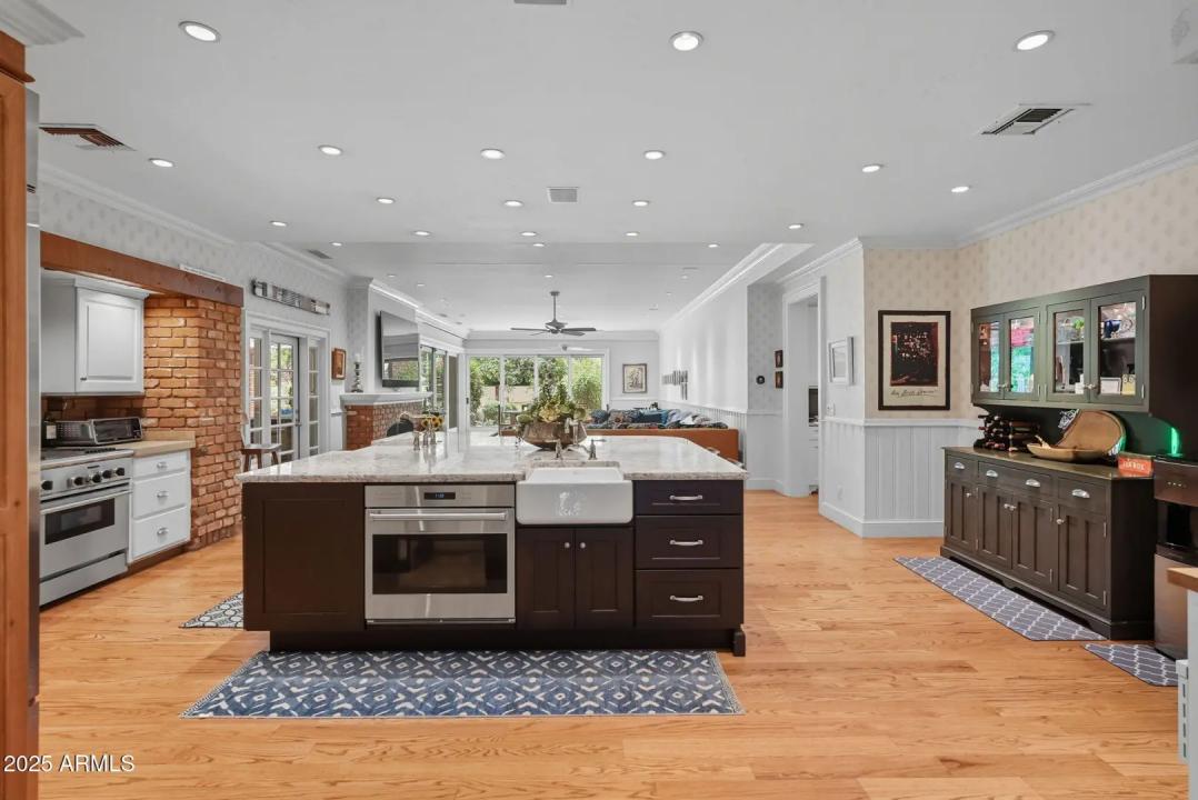Real Estate Picture 20