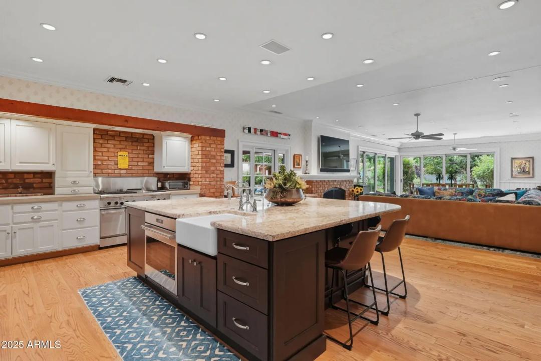 Real Estate Picture 19