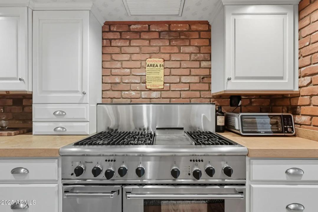 Real Estate Picture 23