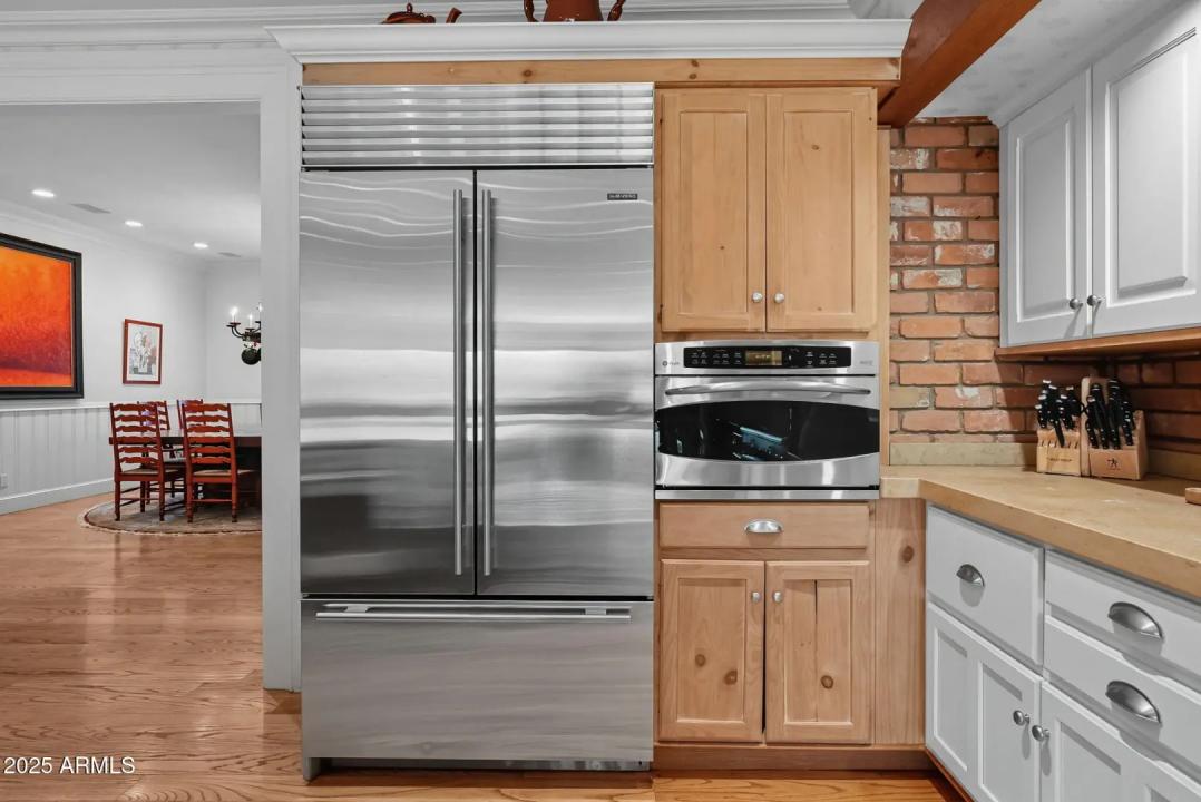 Real Estate Picture 24
