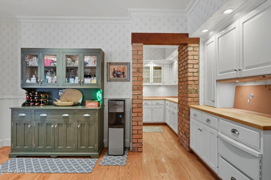 Real Estate Picture 25