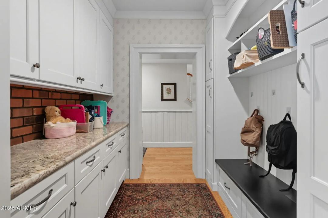 Real Estate Picture 28