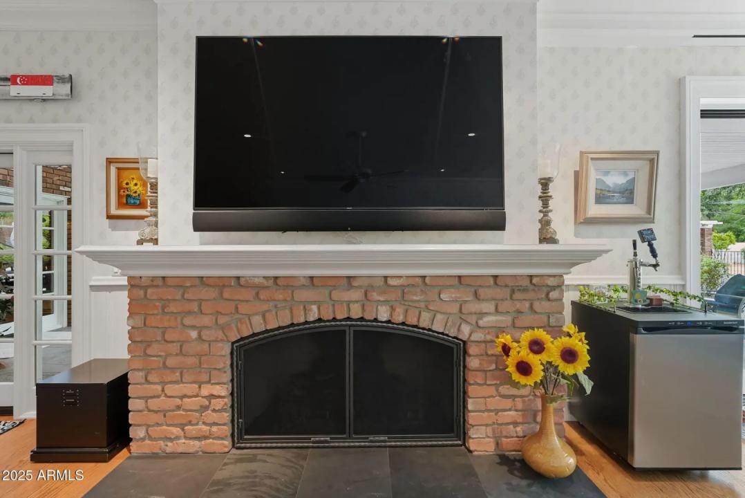 Real Estate Picture 30