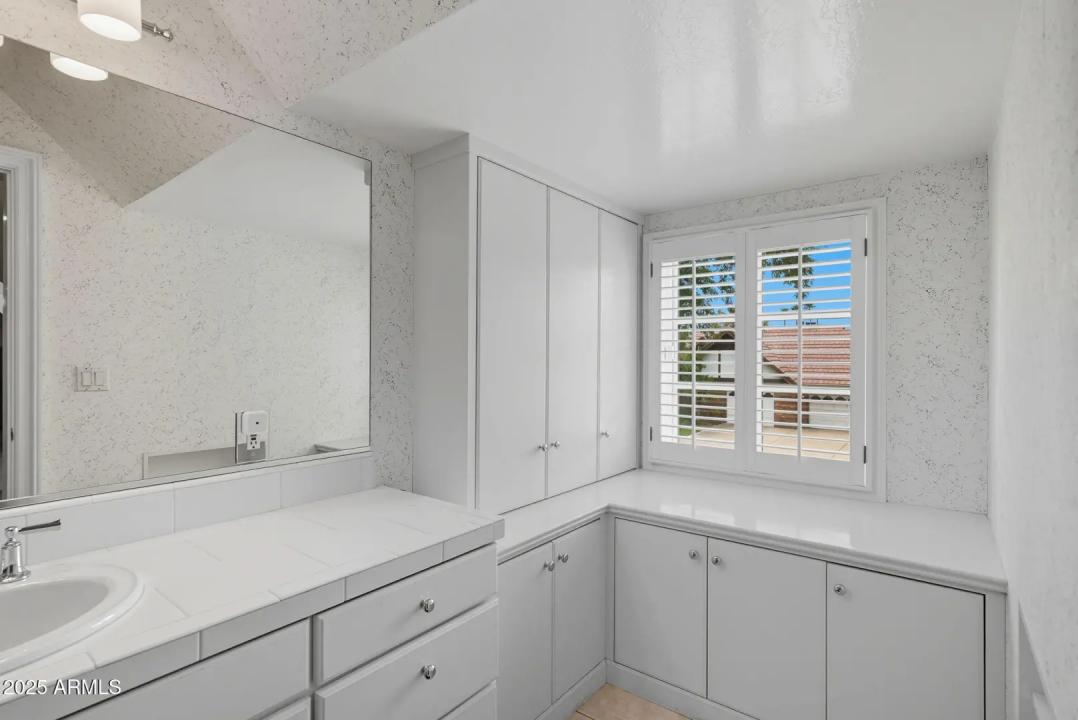 Real Estate Picture 60