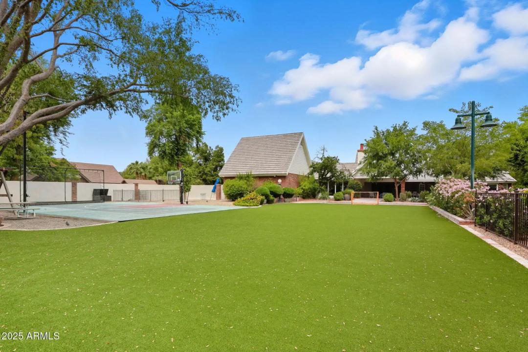 Real Estate Picture 90