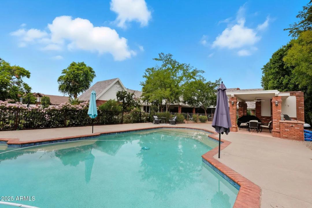 Real Estate Picture 95