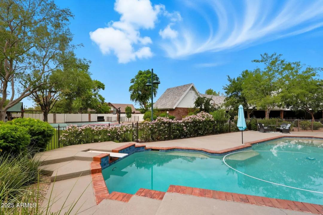 Real Estate Picture 96