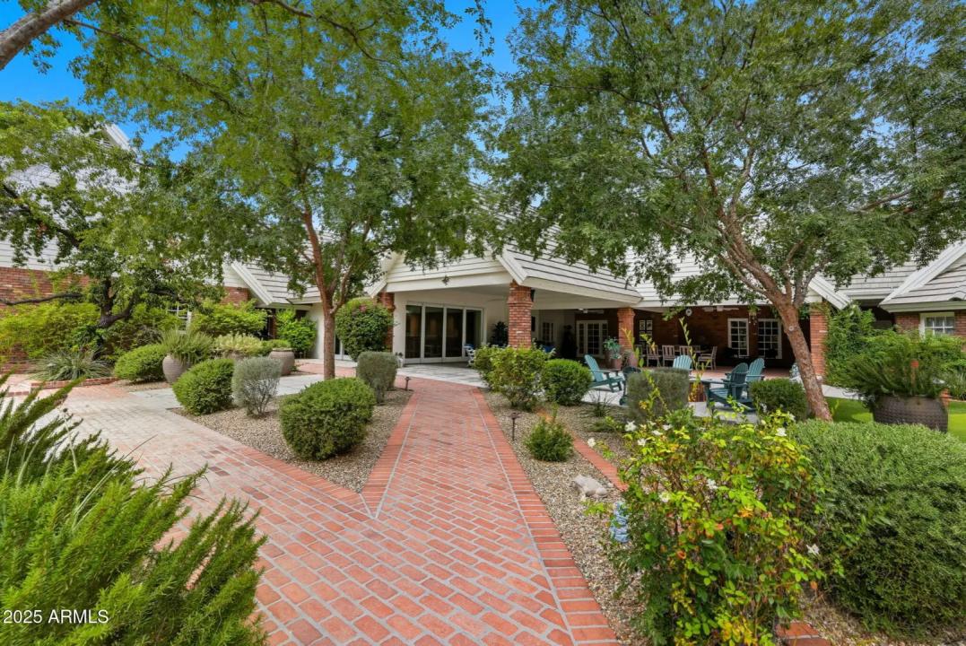 Real Estate Picture 98
