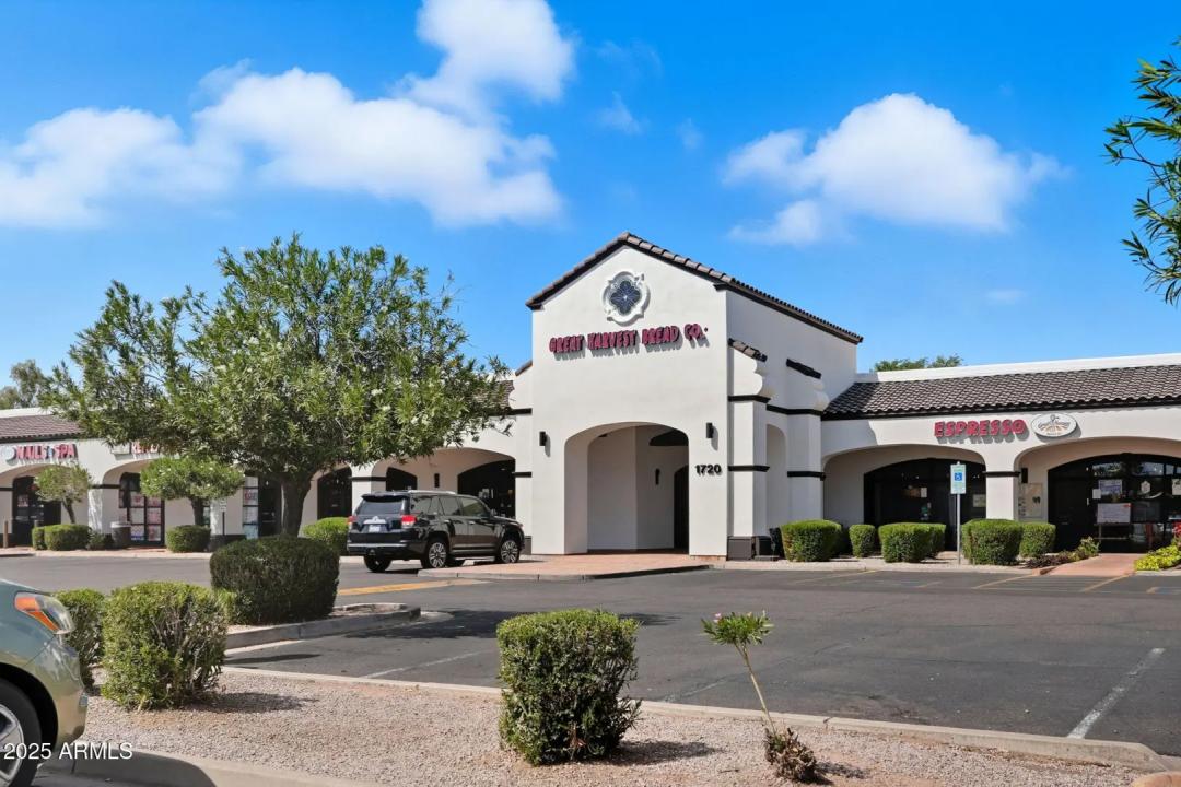 Real Estate Picture 104