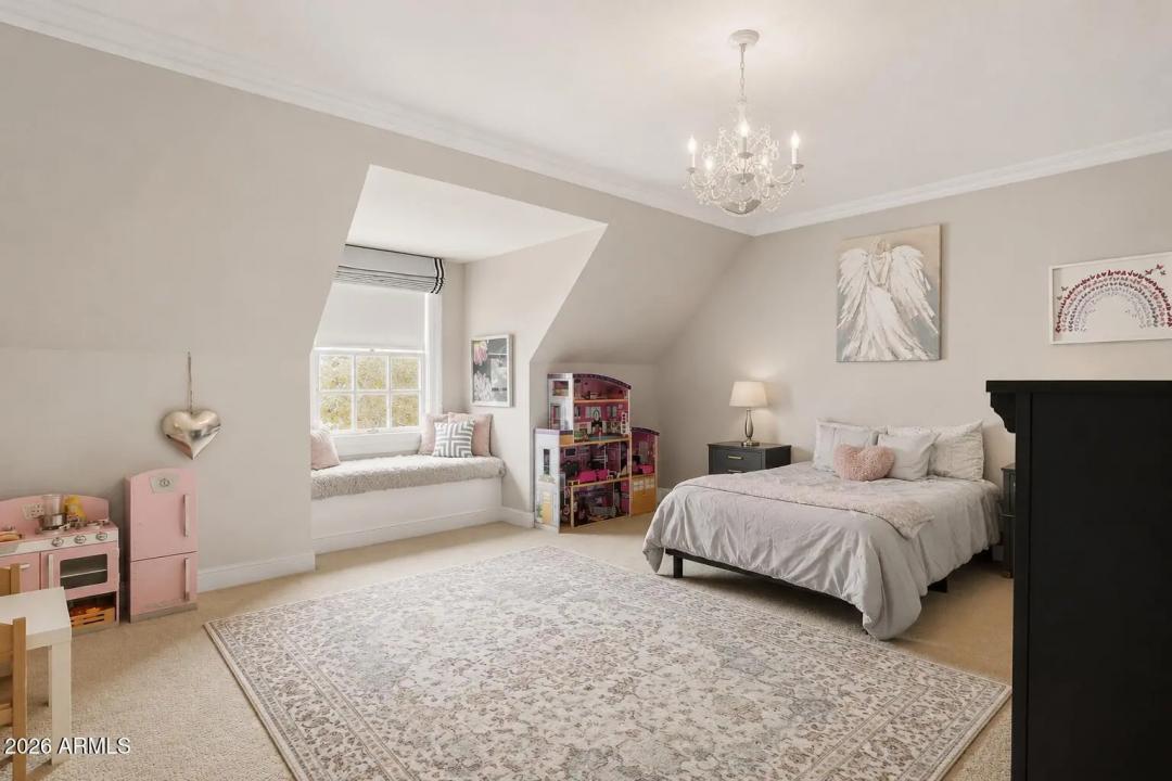 Real Estate Picture 17