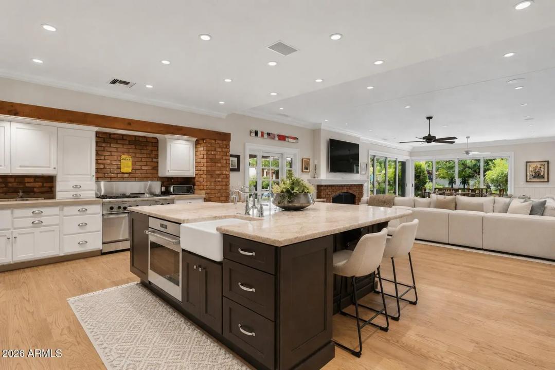 Real Estate Picture 23