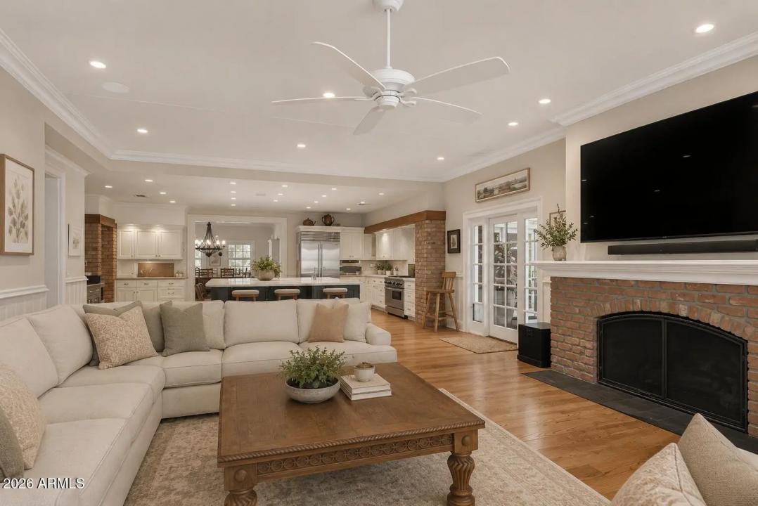 Real Estate Picture 13