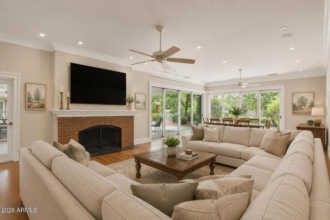 Real Estate Picture 14