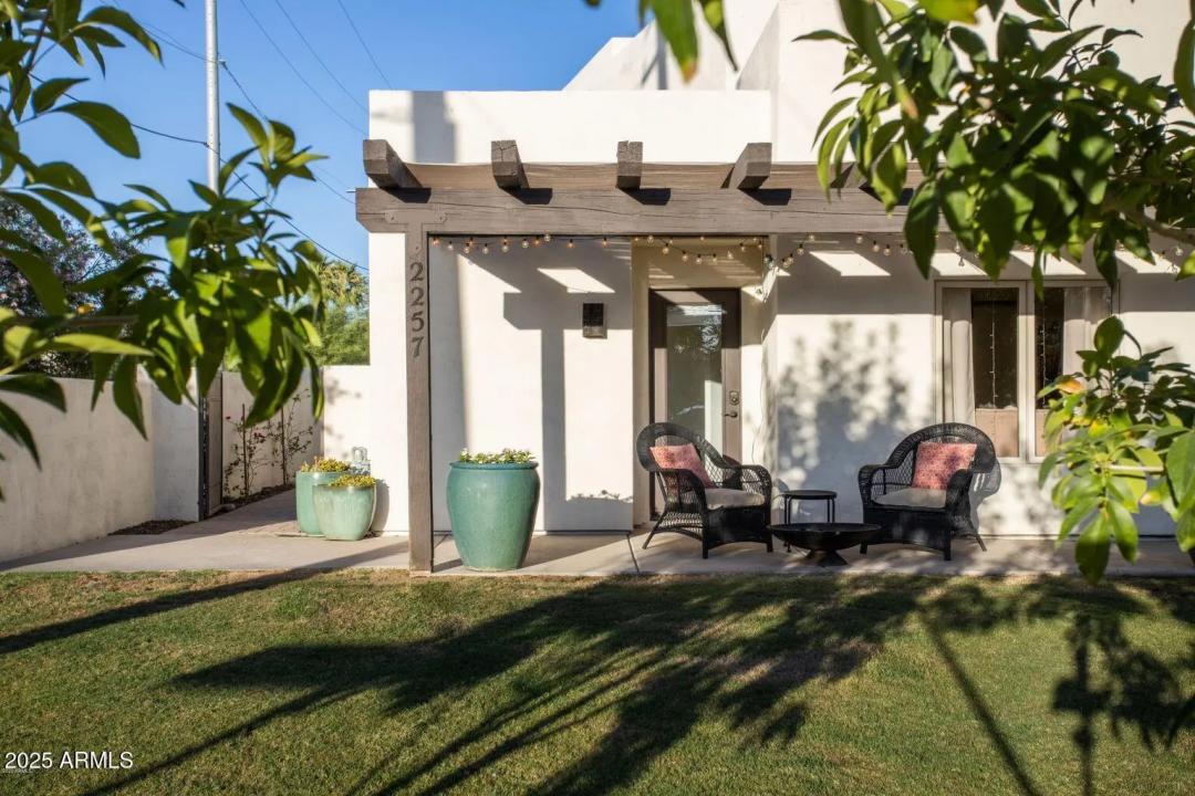 Real Estate Picture 6