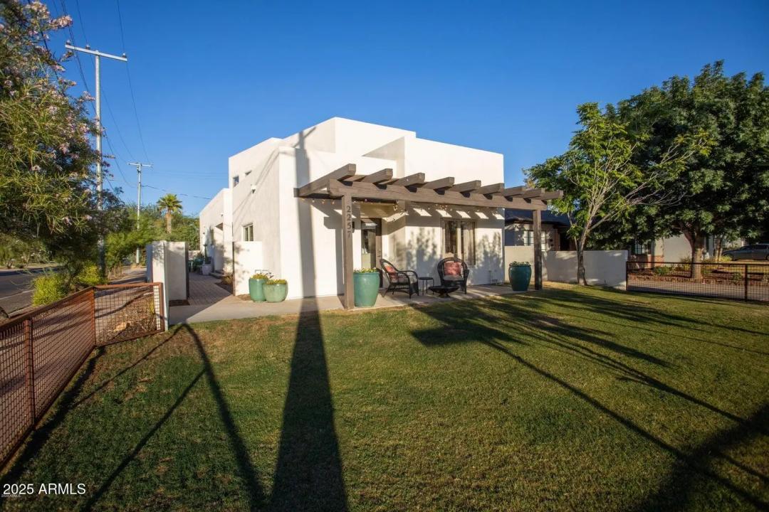 Real Estate Picture 7