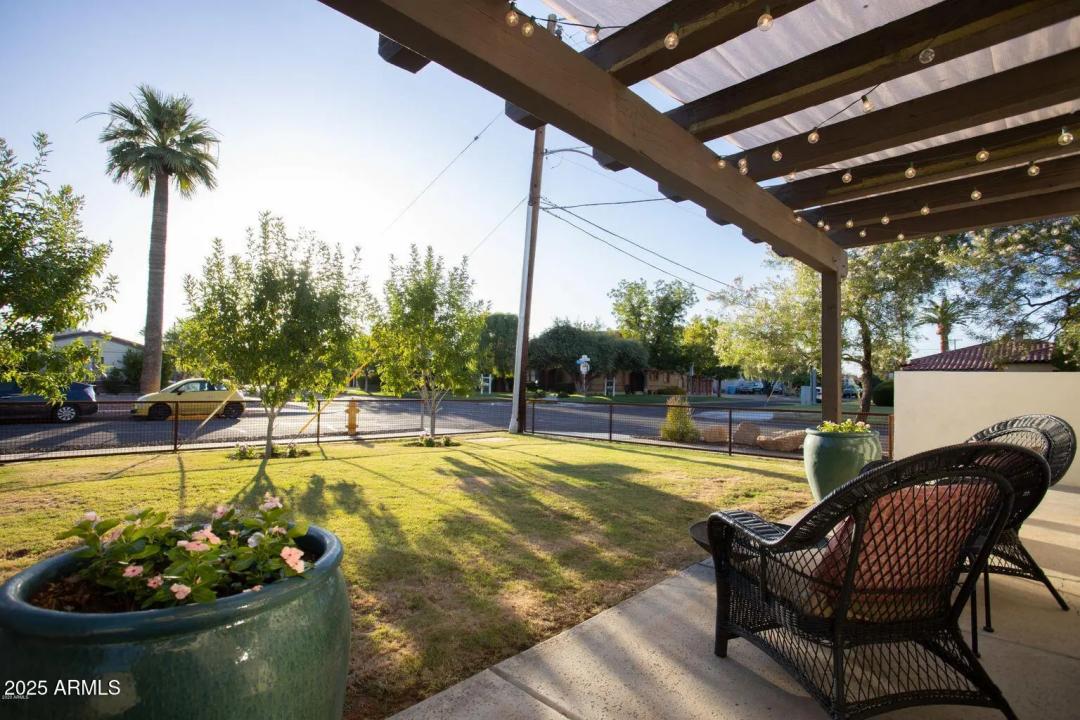 Real Estate Picture 8