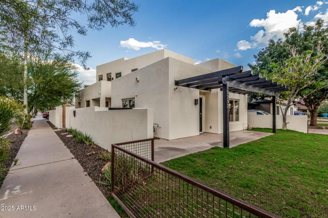 Real Estate Picture 9