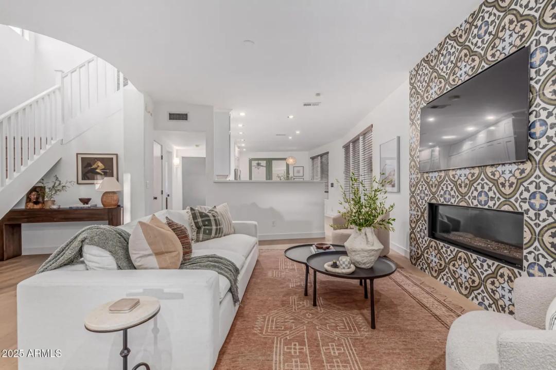 Real Estate Picture 10