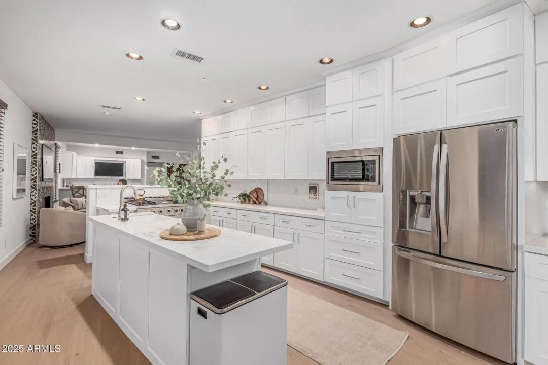 Real Estate Picture 18