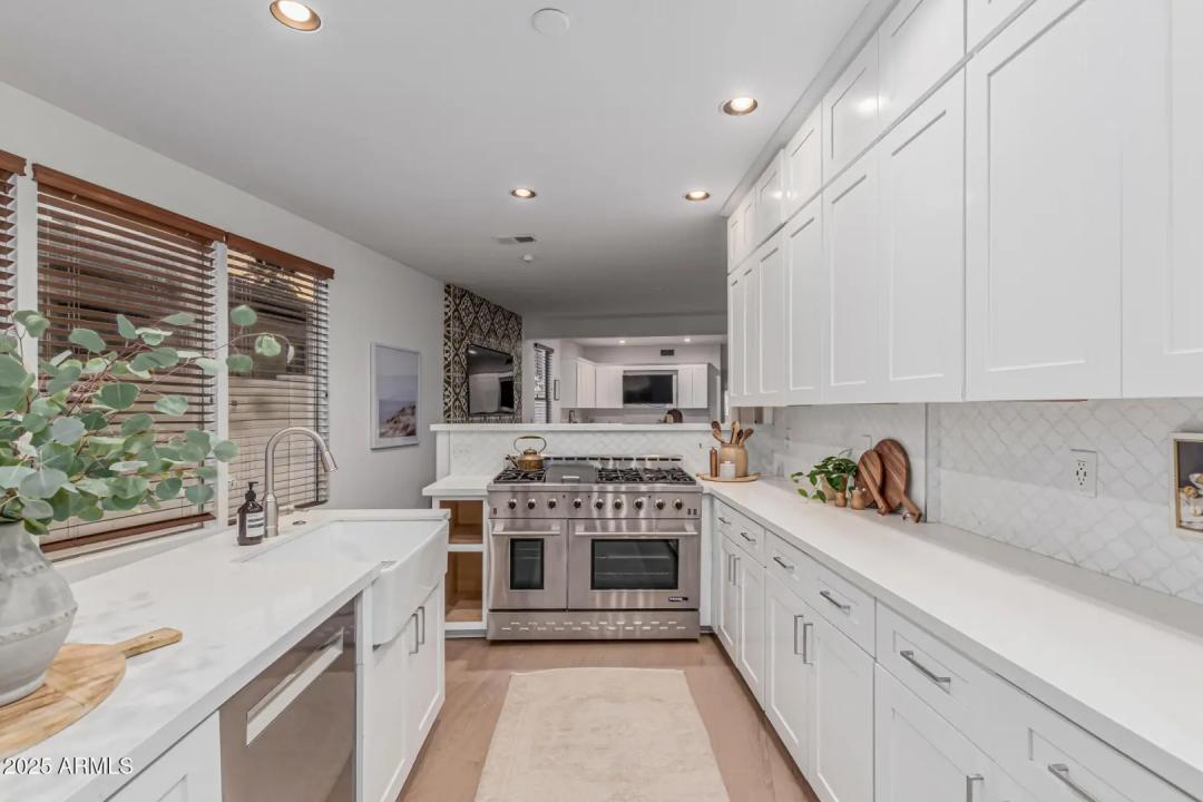 Real Estate Picture 19