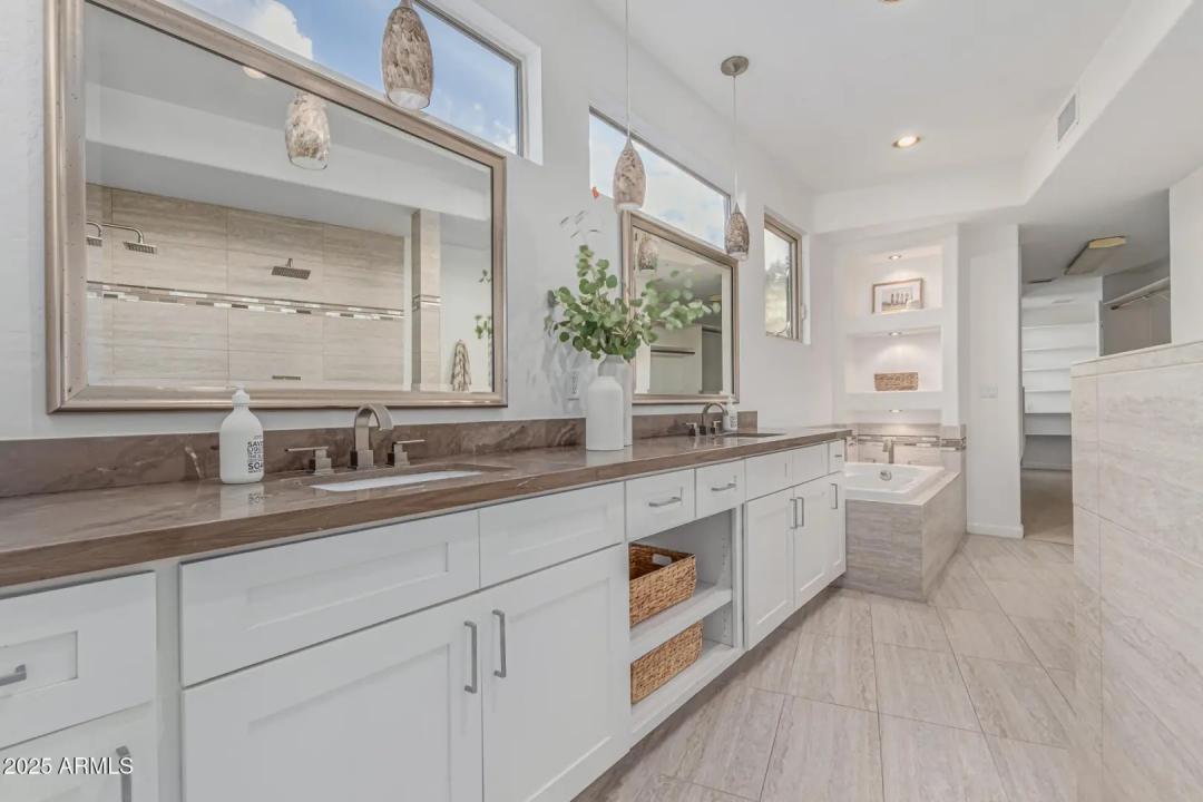 Real Estate Picture 23