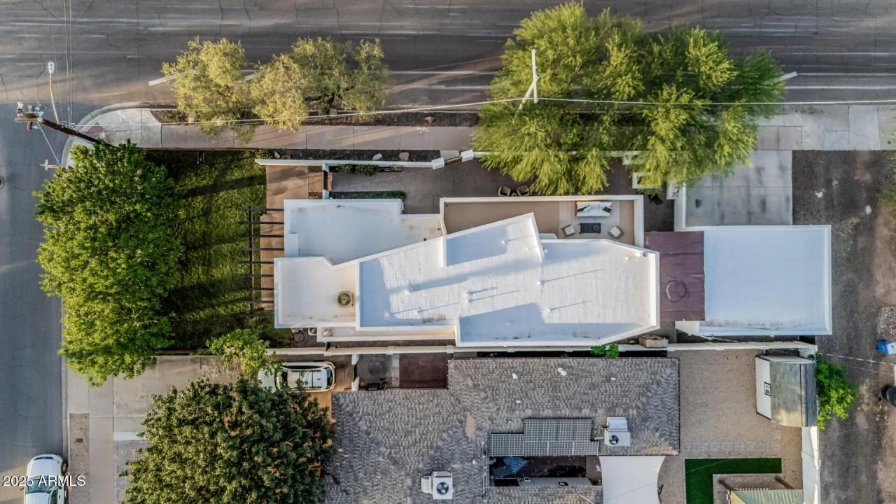 Real Estate Picture 50