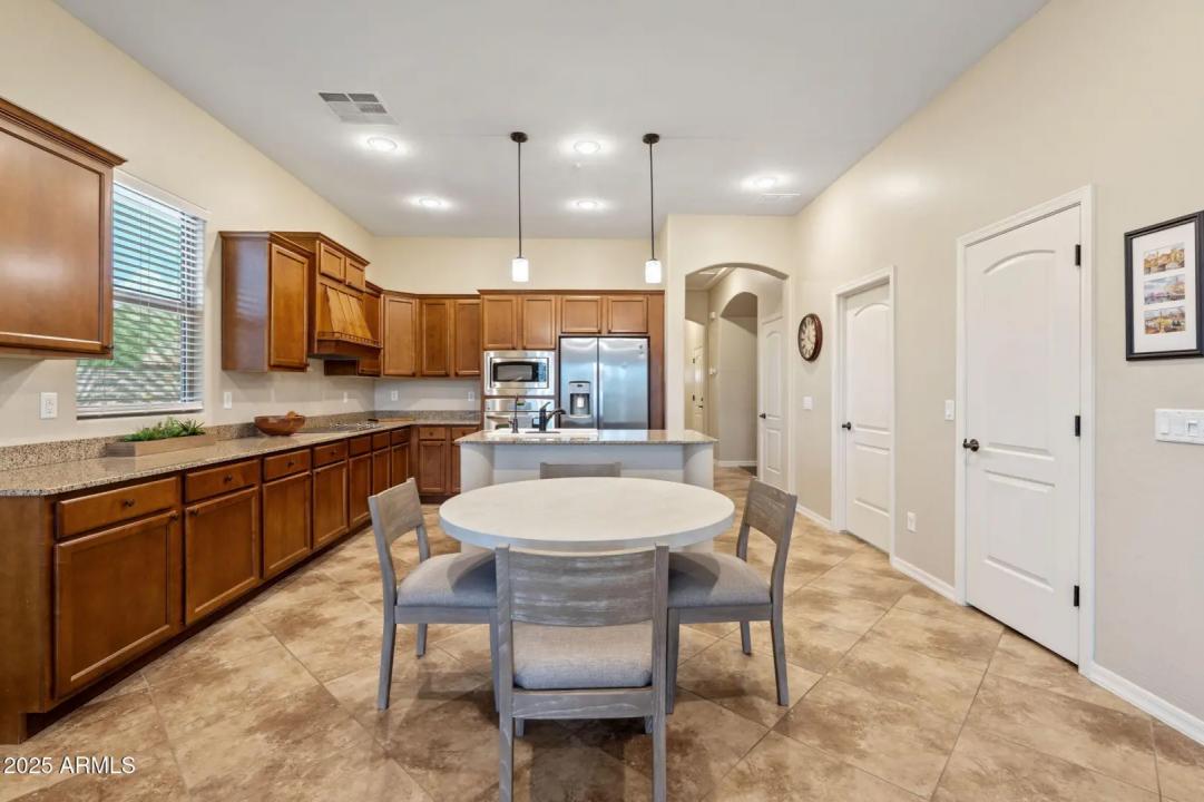 Real Estate Picture 13