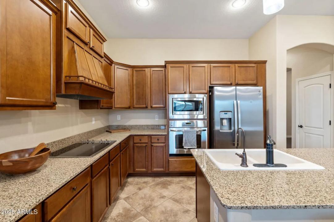 Real Estate Picture 14