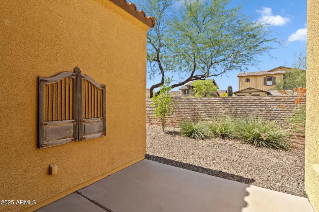 Real Estate Picture 7