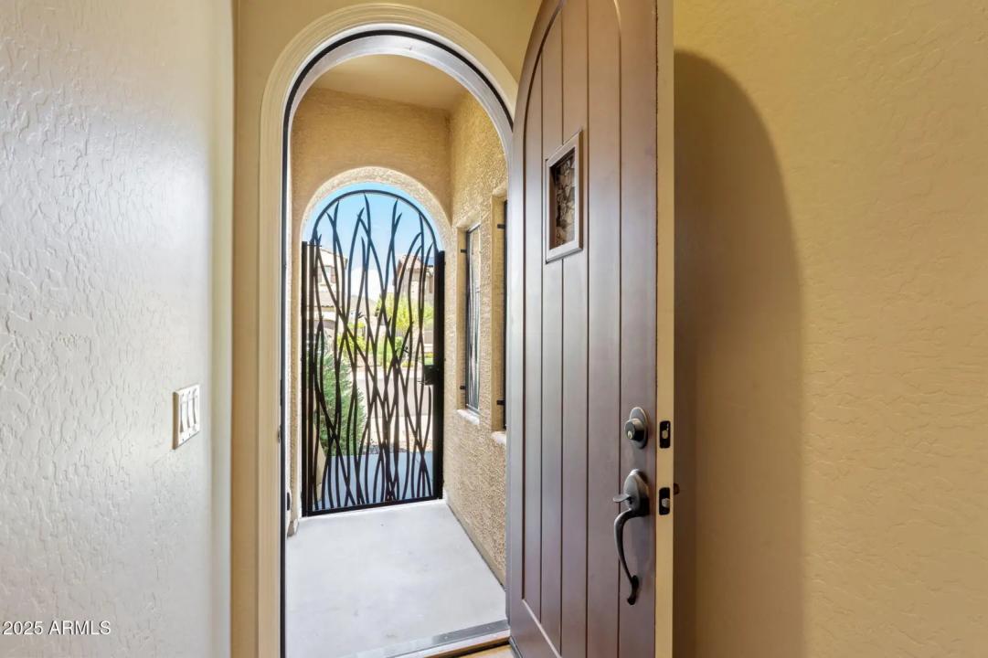 Real Estate Picture 12