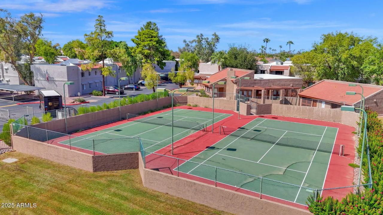 Real Estate Picture 6