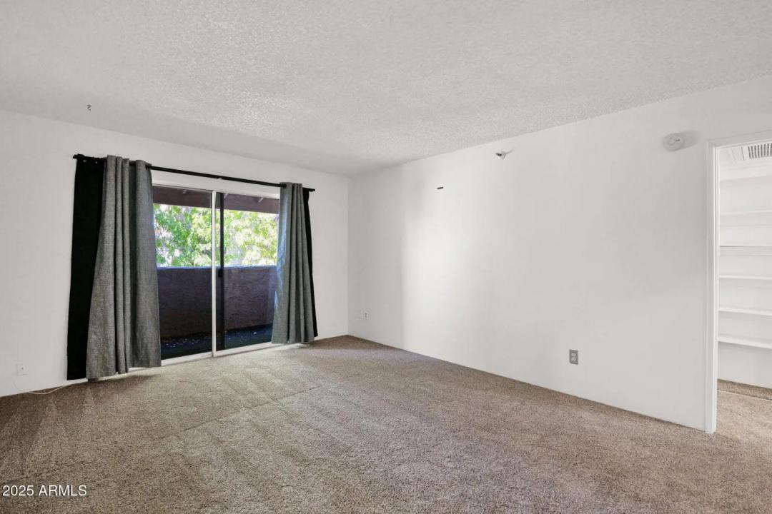 Real Estate Picture 5