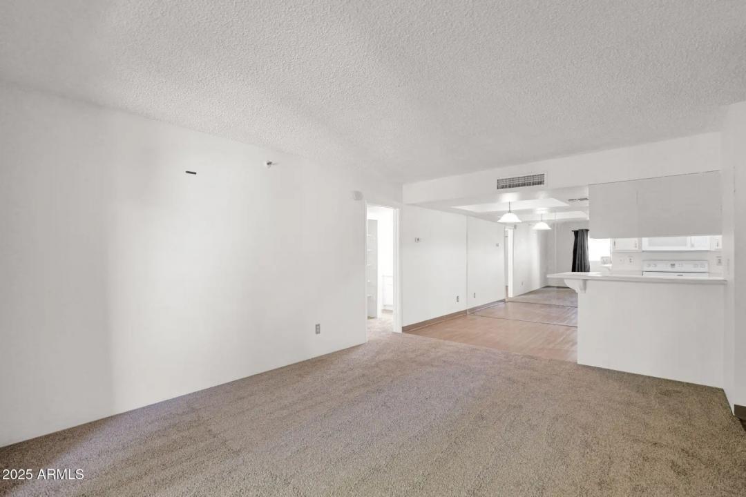 Real Estate Picture 7