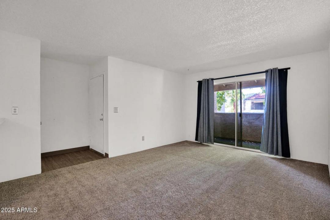 Real Estate Picture 4