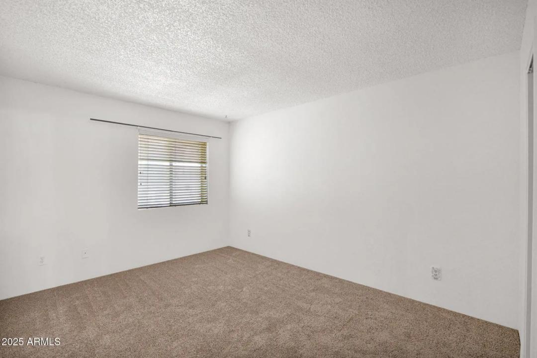Real Estate Picture 15