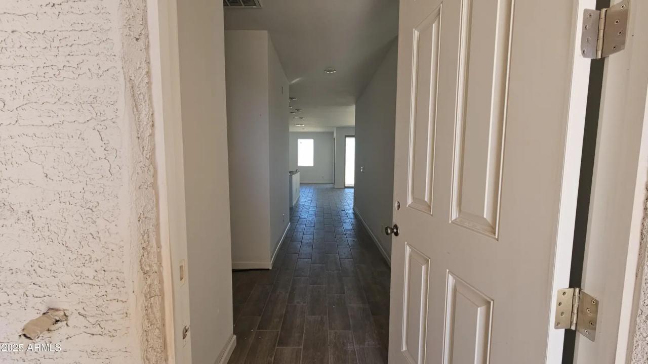 Real Estate Picture 3