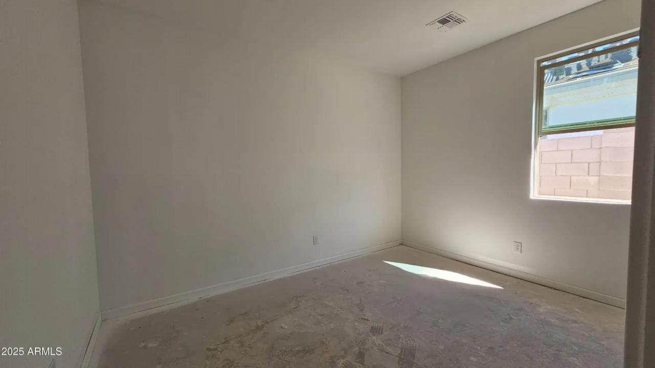Real Estate Picture 6