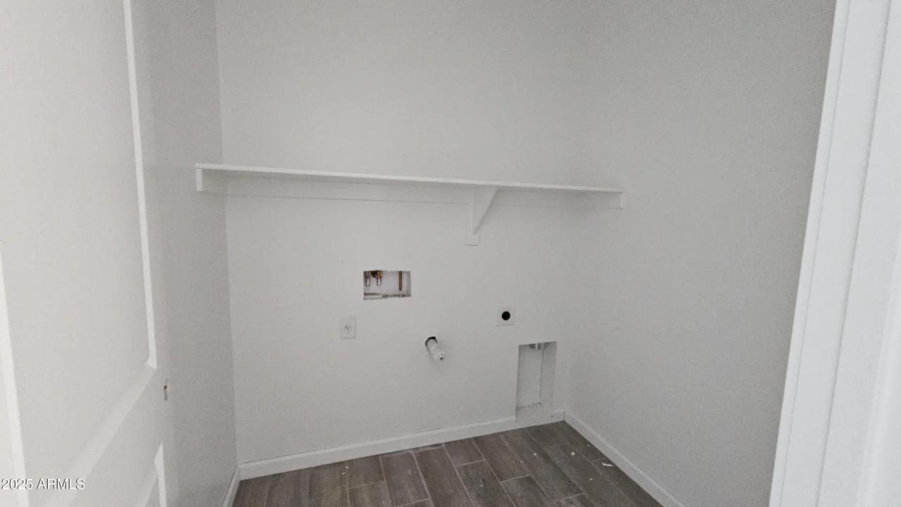 Real Estate Picture 8